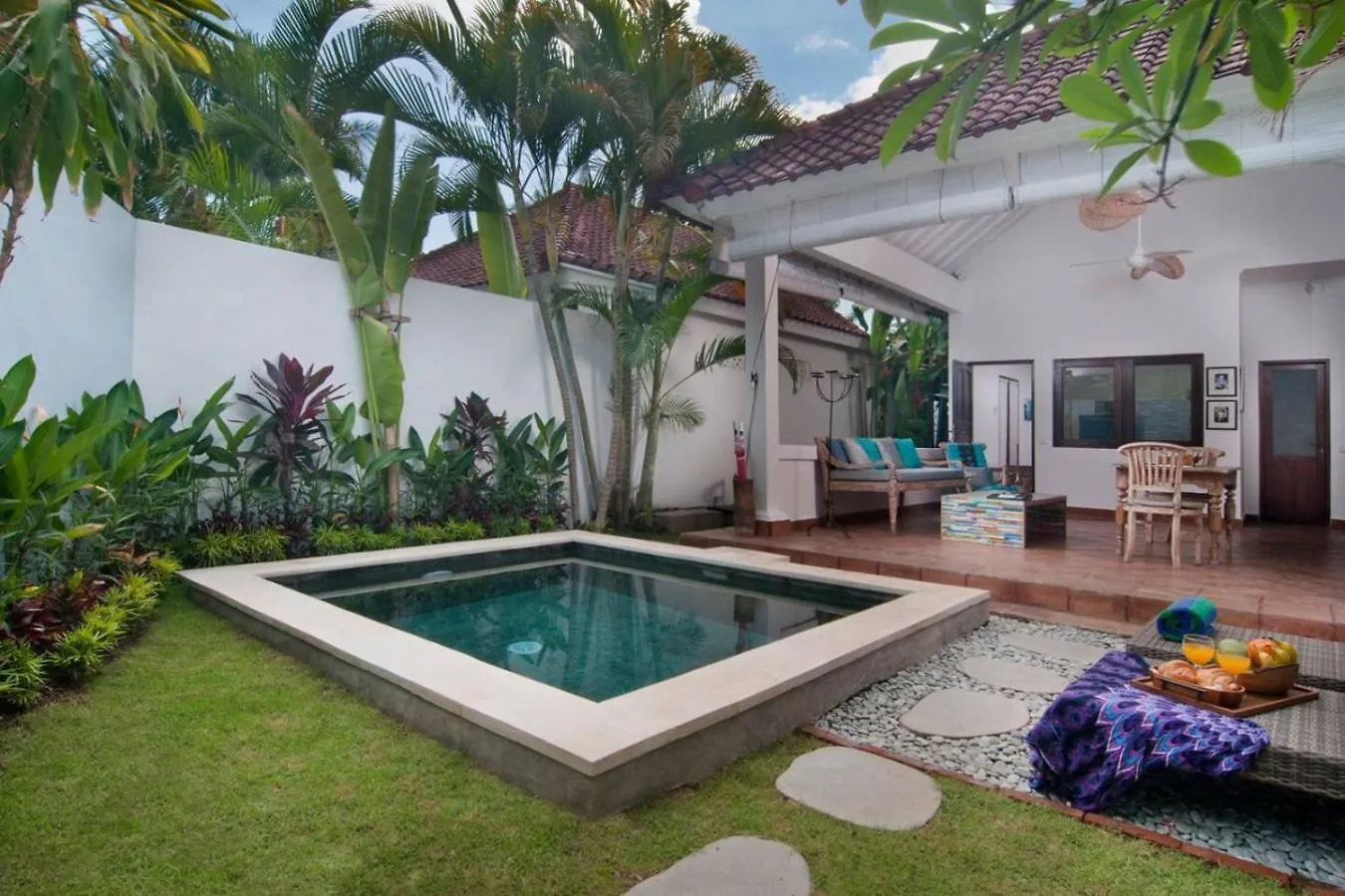 Fantastic 1 Bedroom Villa Private Pool Walk To Beach Badung  0*, Badung (Bali)