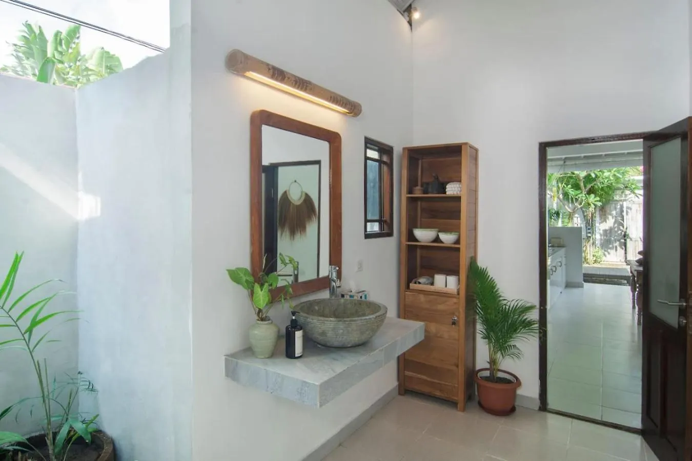 Fantastic 1 Bedroom Villa Private Pool Walk To Beach Badung