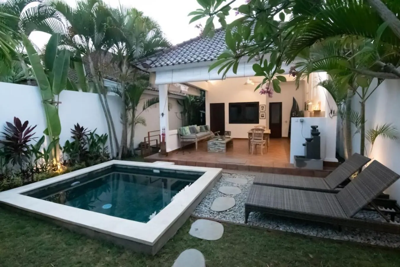 Fantastic 1 Bedroom Villa Private Pool Walk To Beach Badung  Badung (Bali)